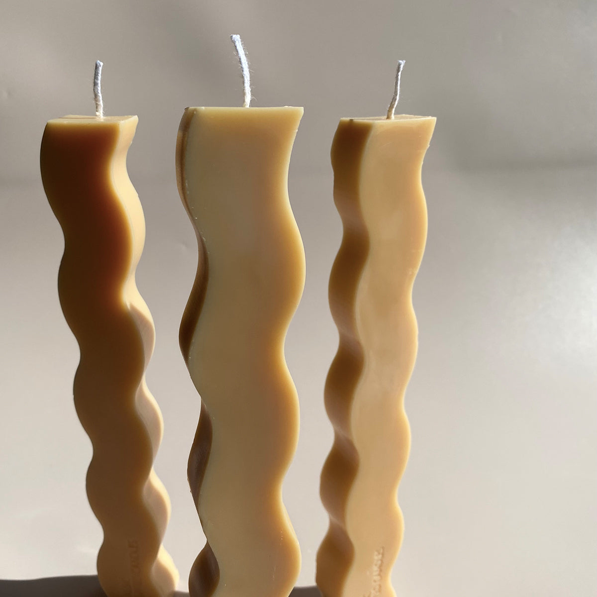 Wavy Pillar Candle - Creme